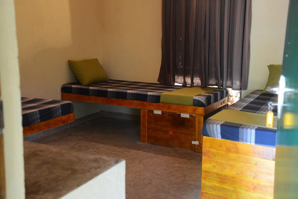 Jungle Beach Hostel Unawatuna Bagian luar foto