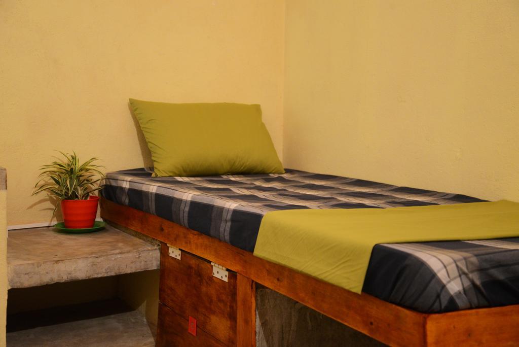 Jungle Beach Hostel Unawatuna Ruang foto