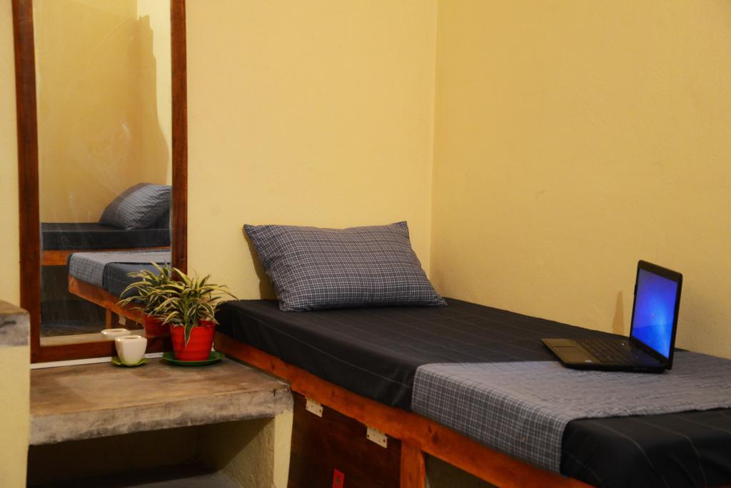 Jungle Beach Hostel Unawatuna Ruang foto