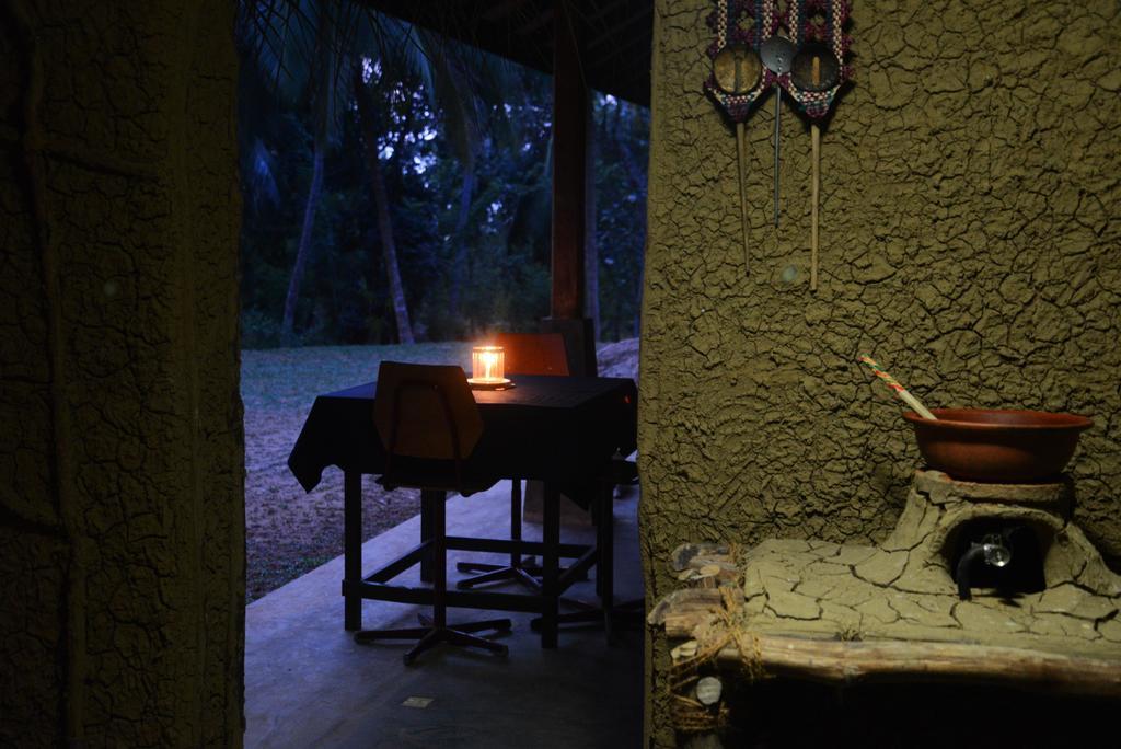 Jungle Beach Hostel Unawatuna Bagian luar foto