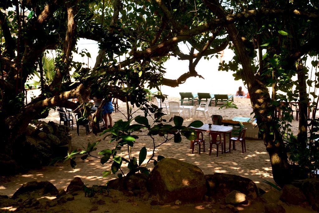 Jungle Beach Hostel Unawatuna Bagian luar foto