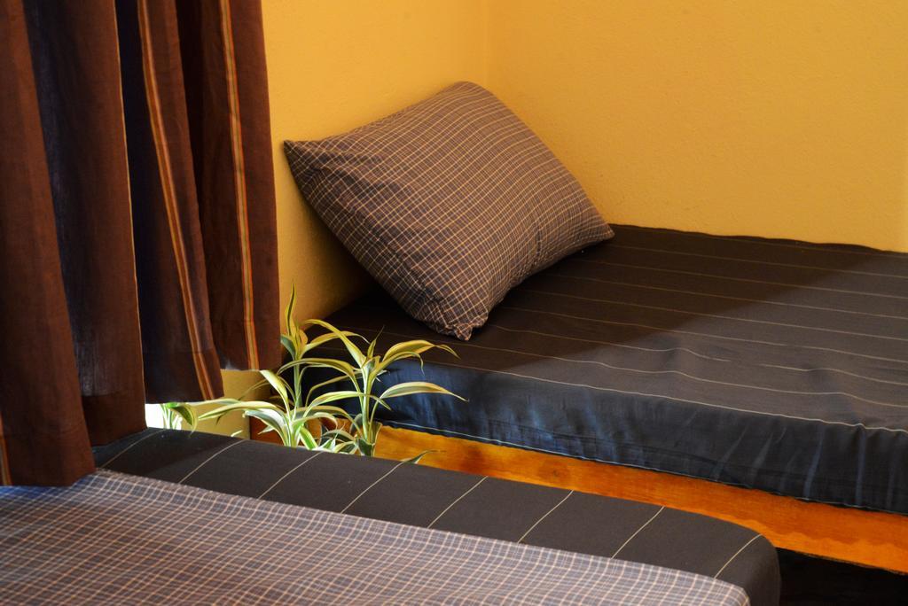 Jungle Beach Hostel Unawatuna Ruang foto