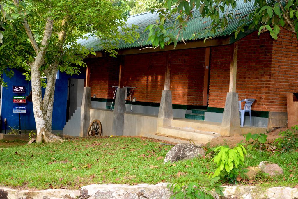 Jungle Beach Hostel Unawatuna Bagian luar foto