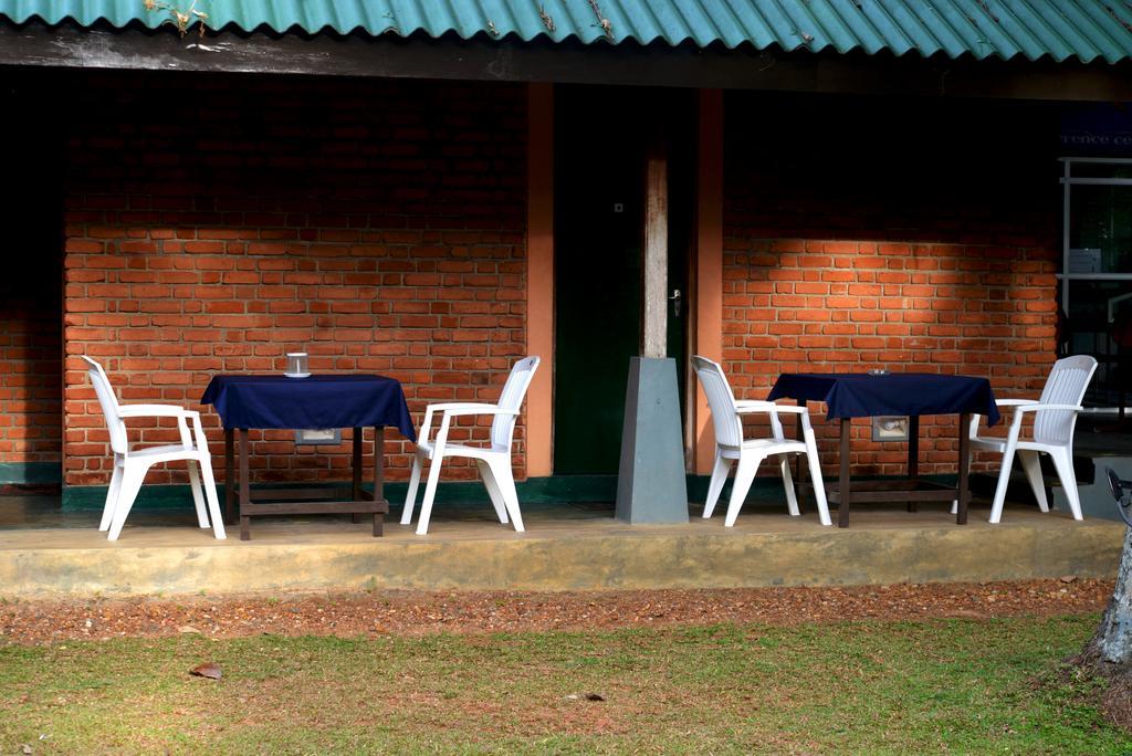 Jungle Beach Hostel Unawatuna Bagian luar foto