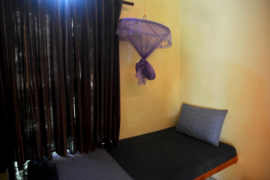 Jungle Beach Hostel Unawatuna Bagian luar foto